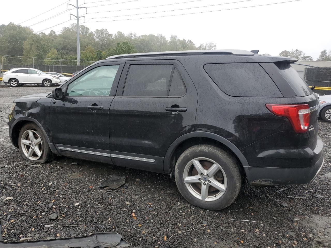 2016 Ford Explorer Xlt - Фото 2