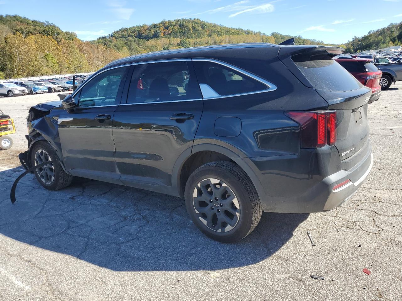 2024 Kia Sorento S - Фото 2