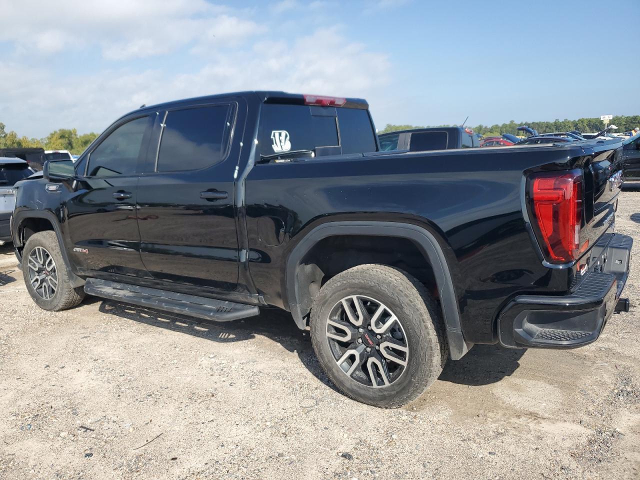 2025 GMC Sierra K1500 At4 - Фото 2