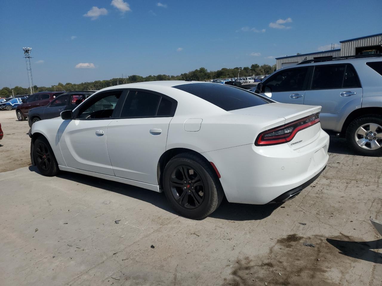 2020 Dodge Charger Sxt - Фото 2
