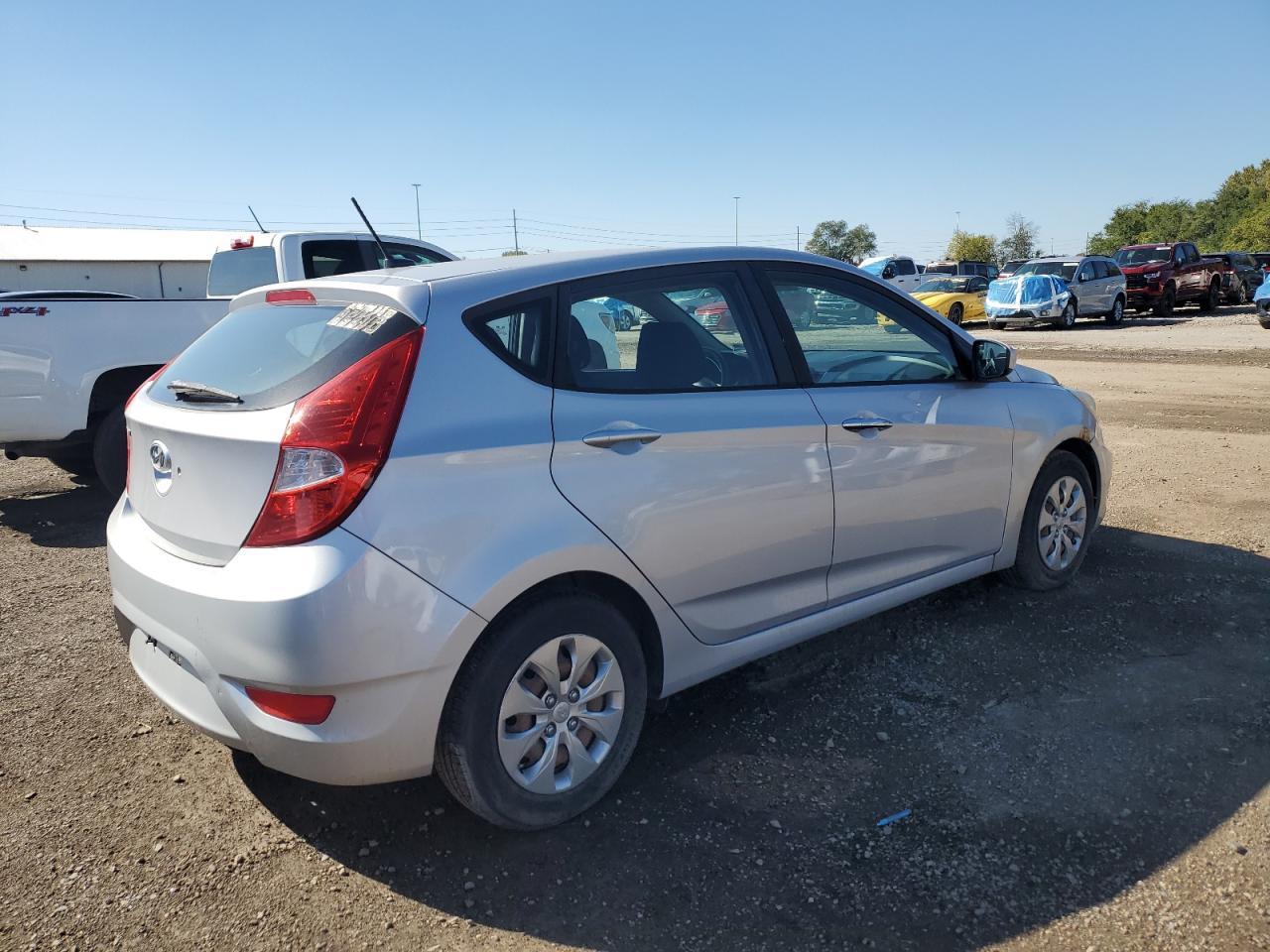 2017 Hyundai Accent Se - Фото 3