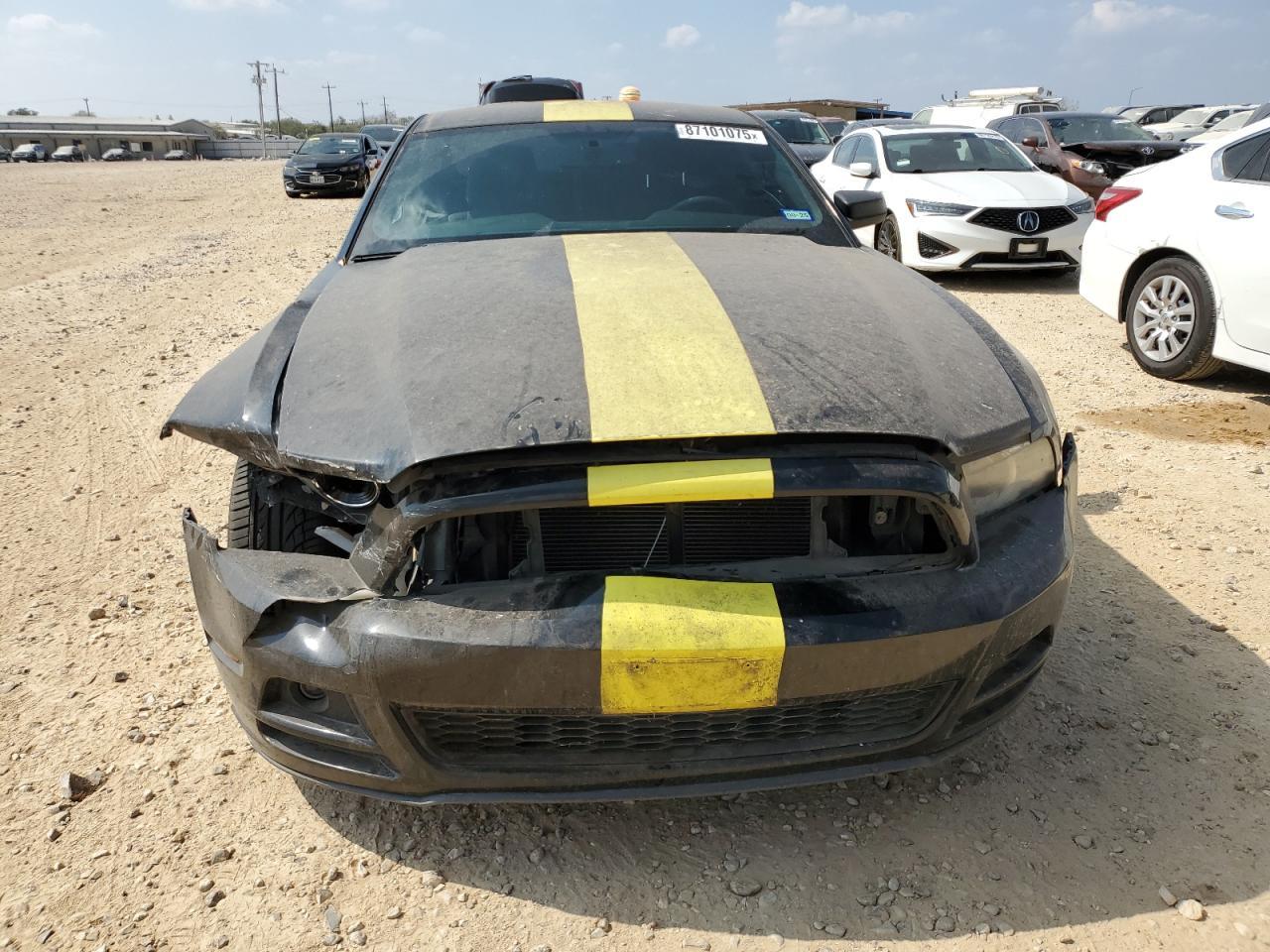 2013 Ford Mustang - Фото 5