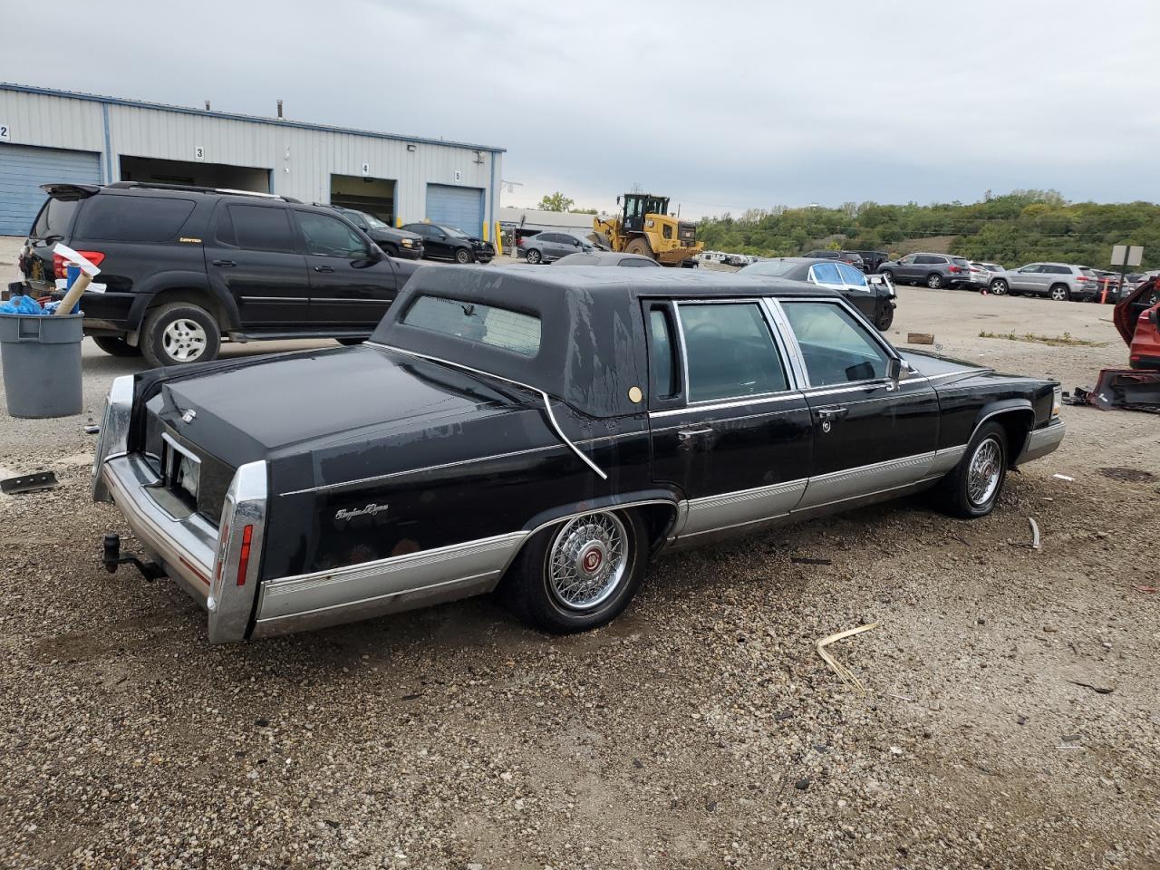 1990 Cadillac Brougham - Image 3