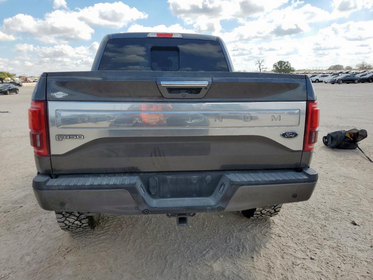 2015 Ford F150 Supercrew - Image 6