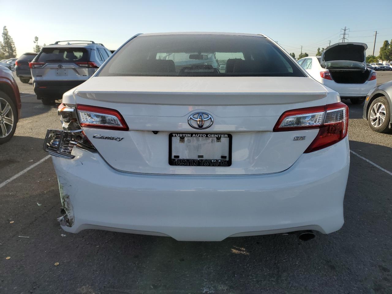 2014 Toyota Camry L - Image 6