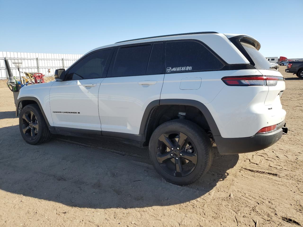 2023 Jeep Grand Cherokee Limited - Image 2