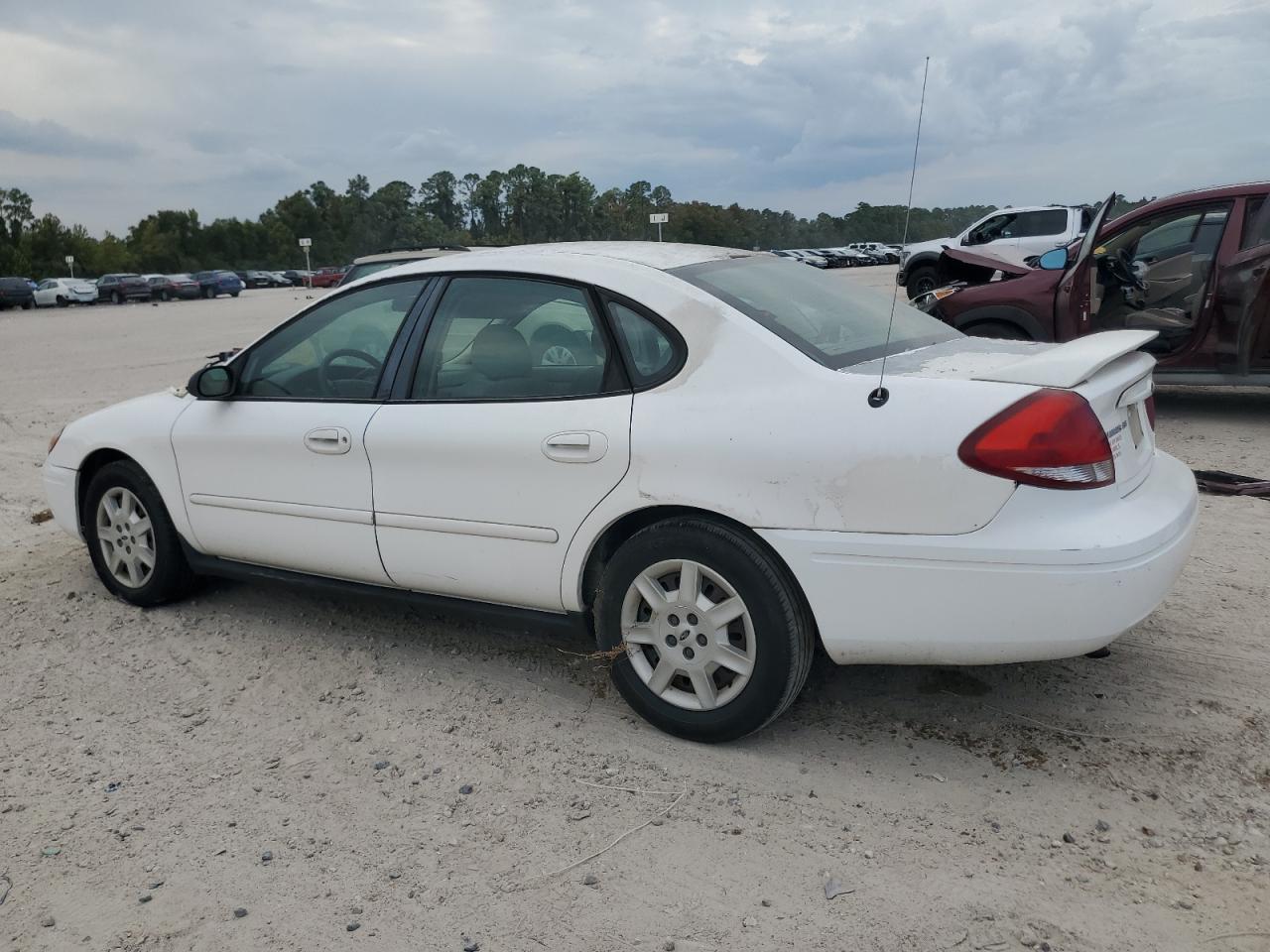 2006 Ford Taurus Se - Фото 2