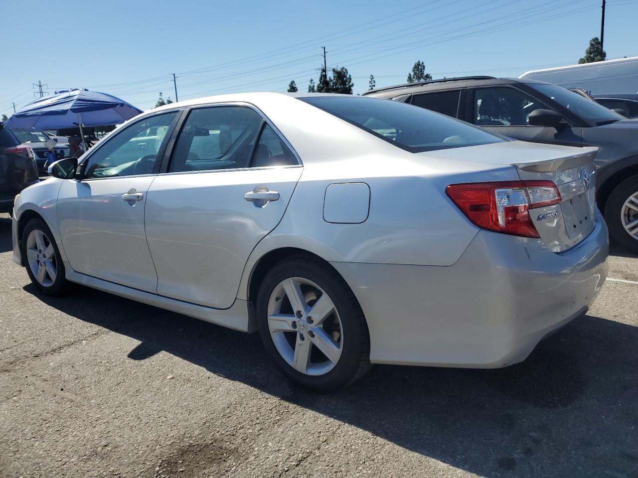 2012 Toyota Camry Base - Фото 2