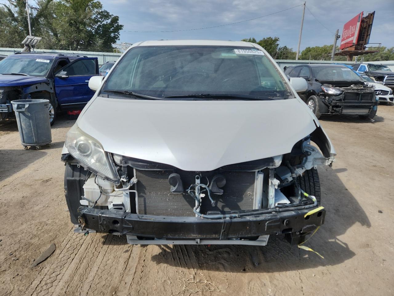 2020 Toyota Sienna Xle - Фото 5