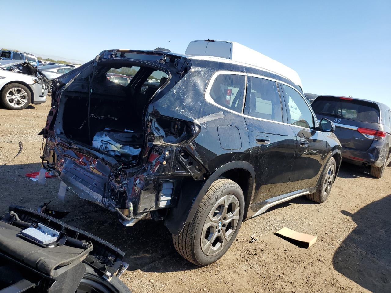 2025 BMW X1 xDrive28I - Image 3