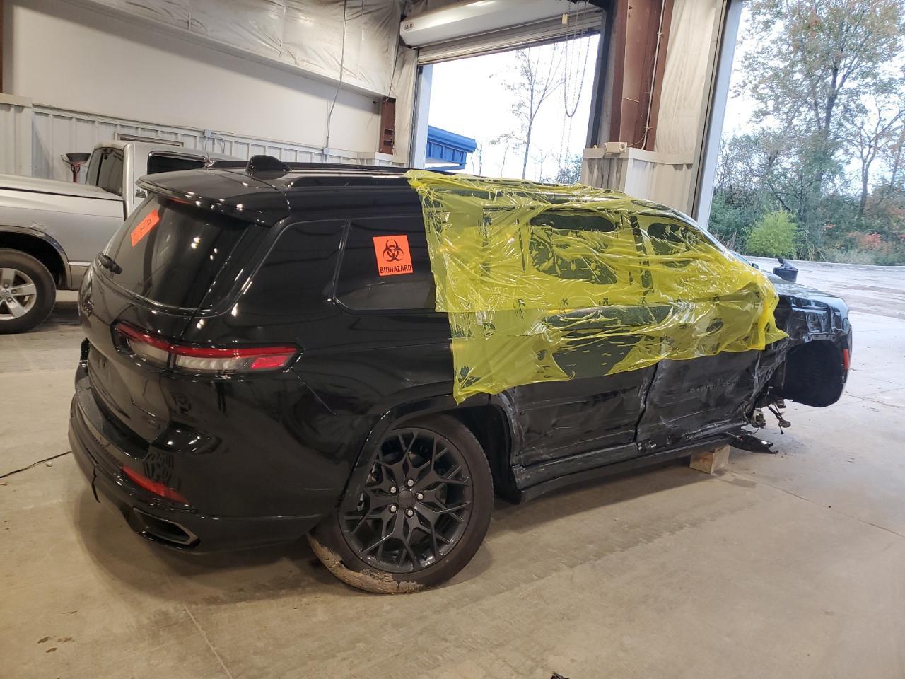 2025 Jeep Grand Cherokee L Summit - Image 3