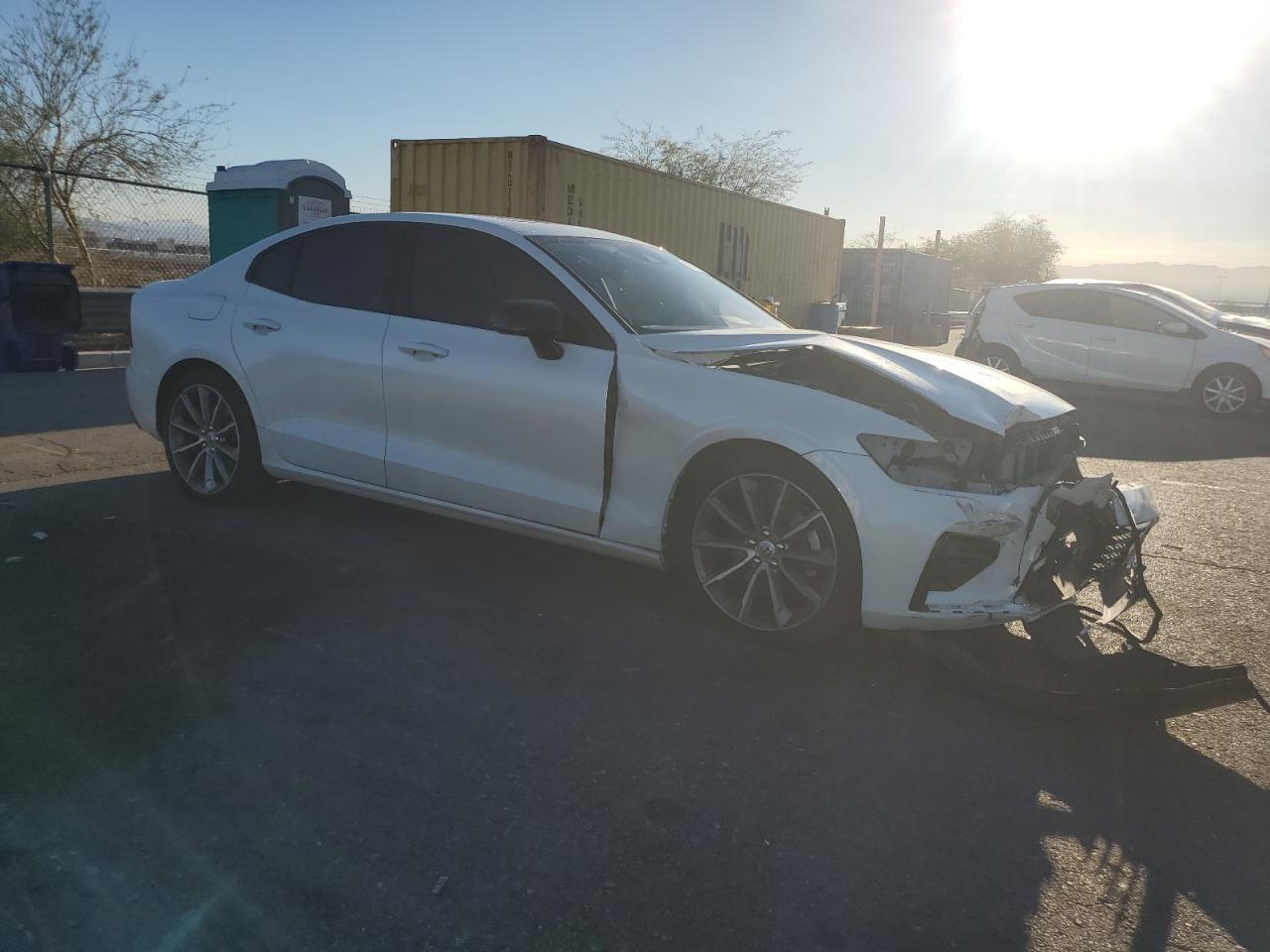 2021 Volvo S60 T5 Momentum - Фото 4