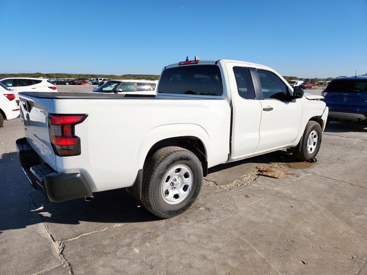 2025 Nissan Frontier S - Фото 3