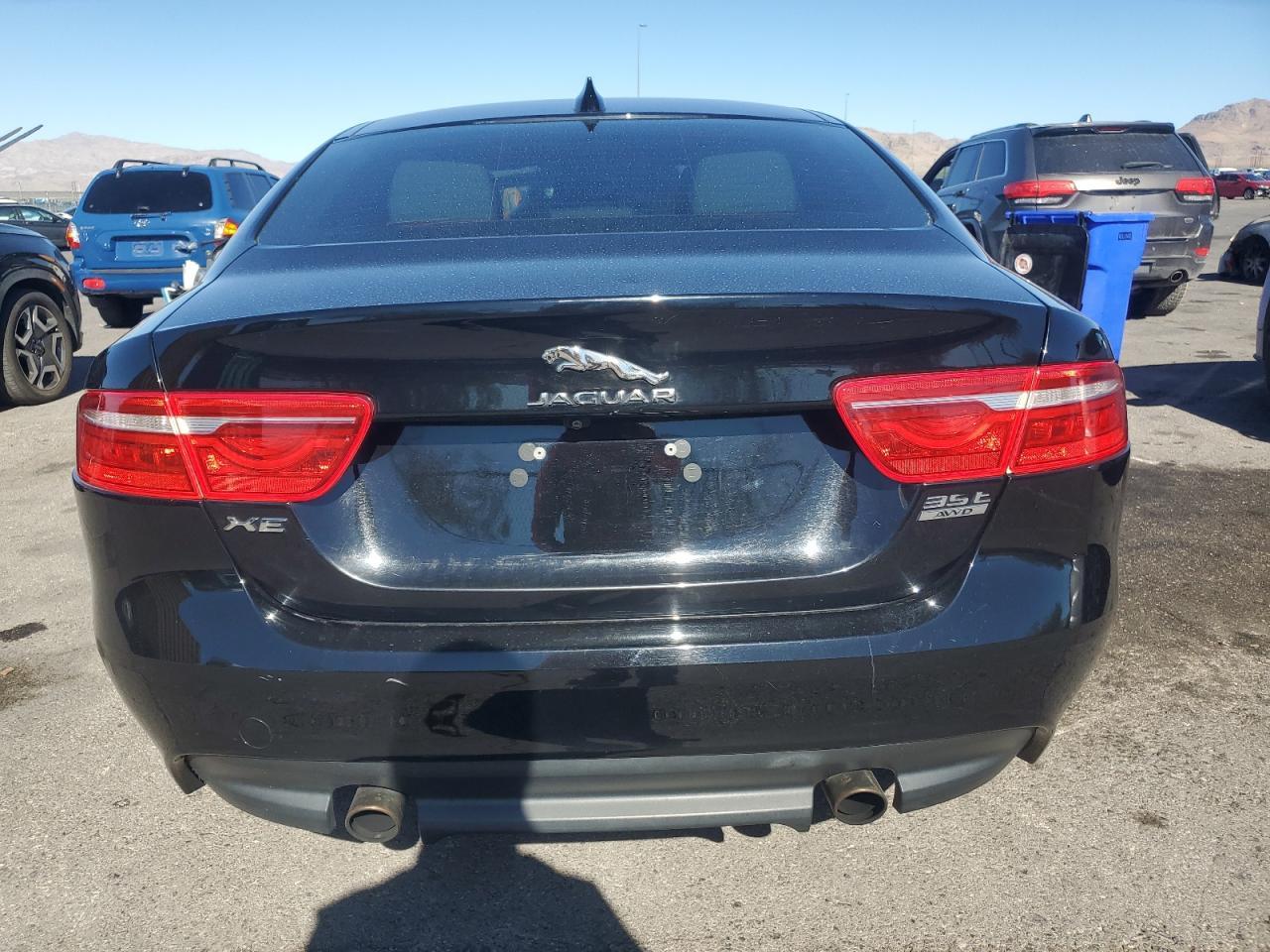 2017 Jaguar Xe Premium - Фото 6