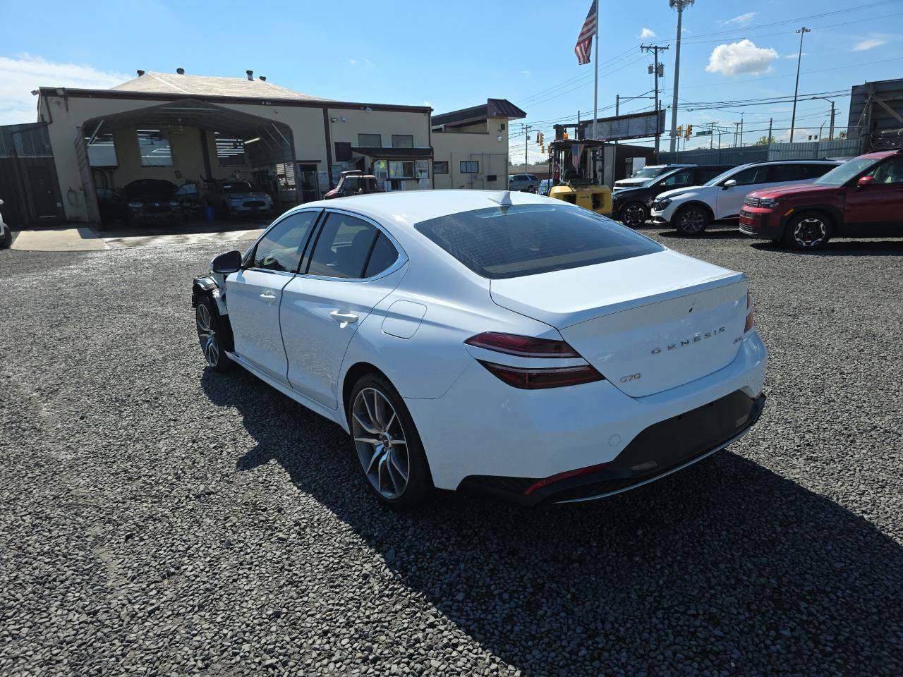 2023 Genesis G70 Base - Фото 2