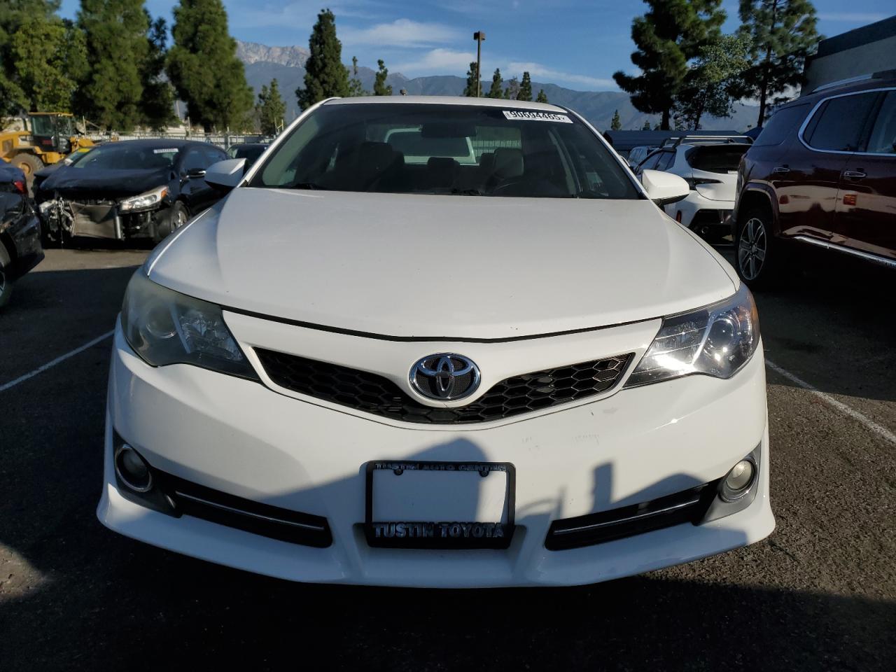 2014 Toyota Camry L - Image 5