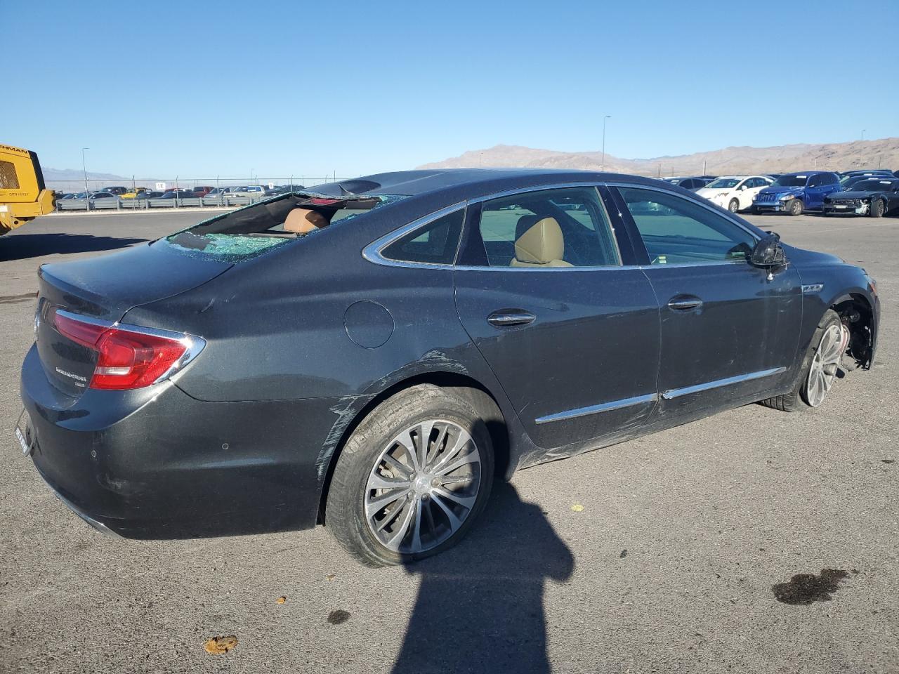 2017 Buick Lacrosse Premium - Фото 3