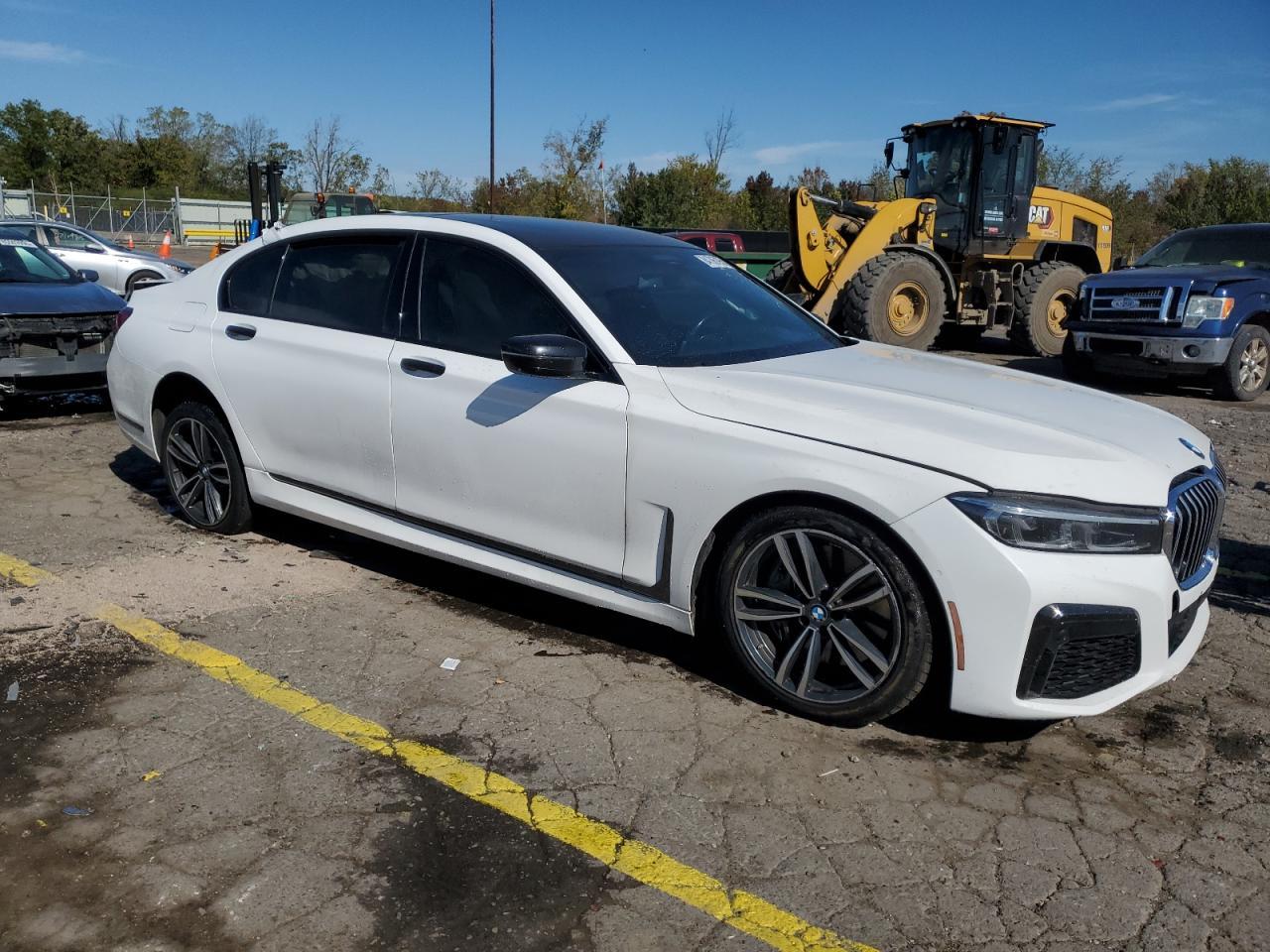 2020 BMW 750 Xi - Image 4