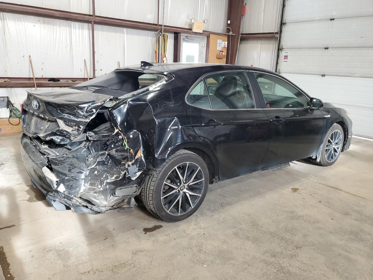 2021 Toyota Camry Xle - Фото 3