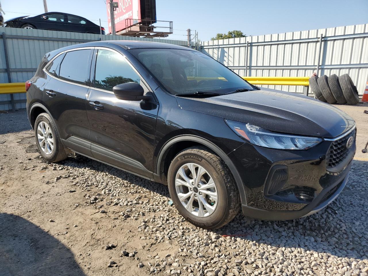 2025 Ford Escape Active - Image 4