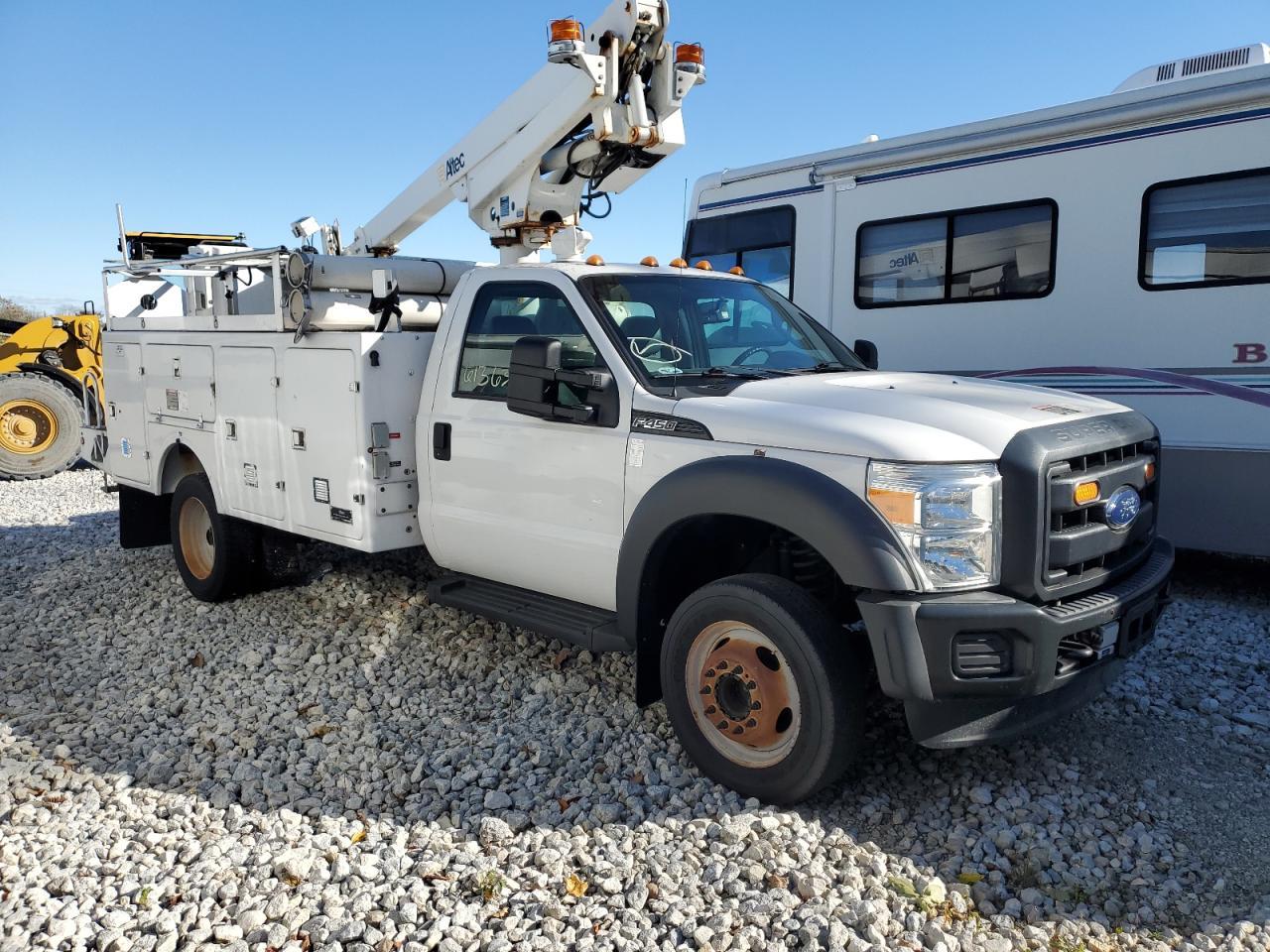 2015 Ford F450 Super Duty - Image 4