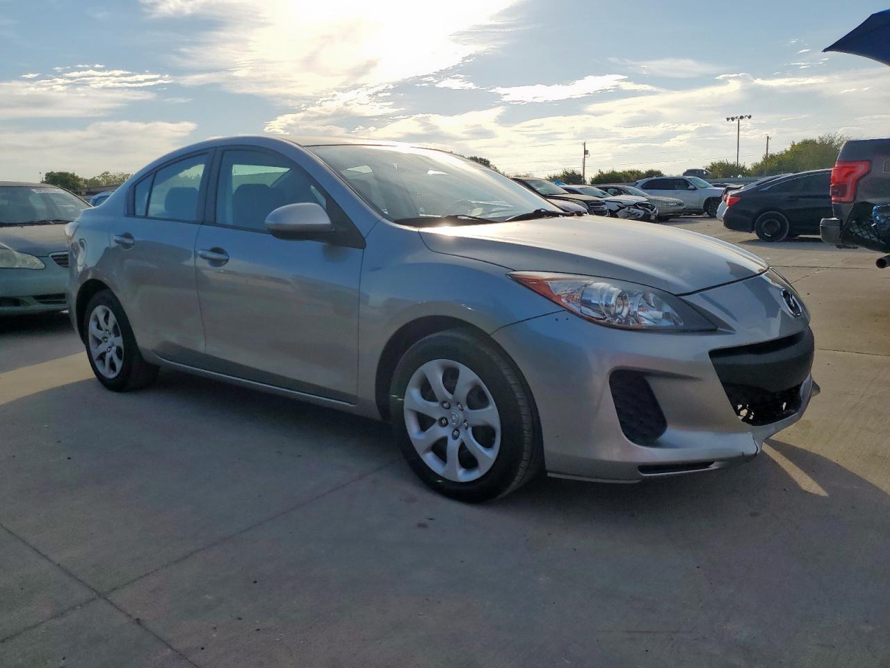 2012 Mazda 3 I - Image 4