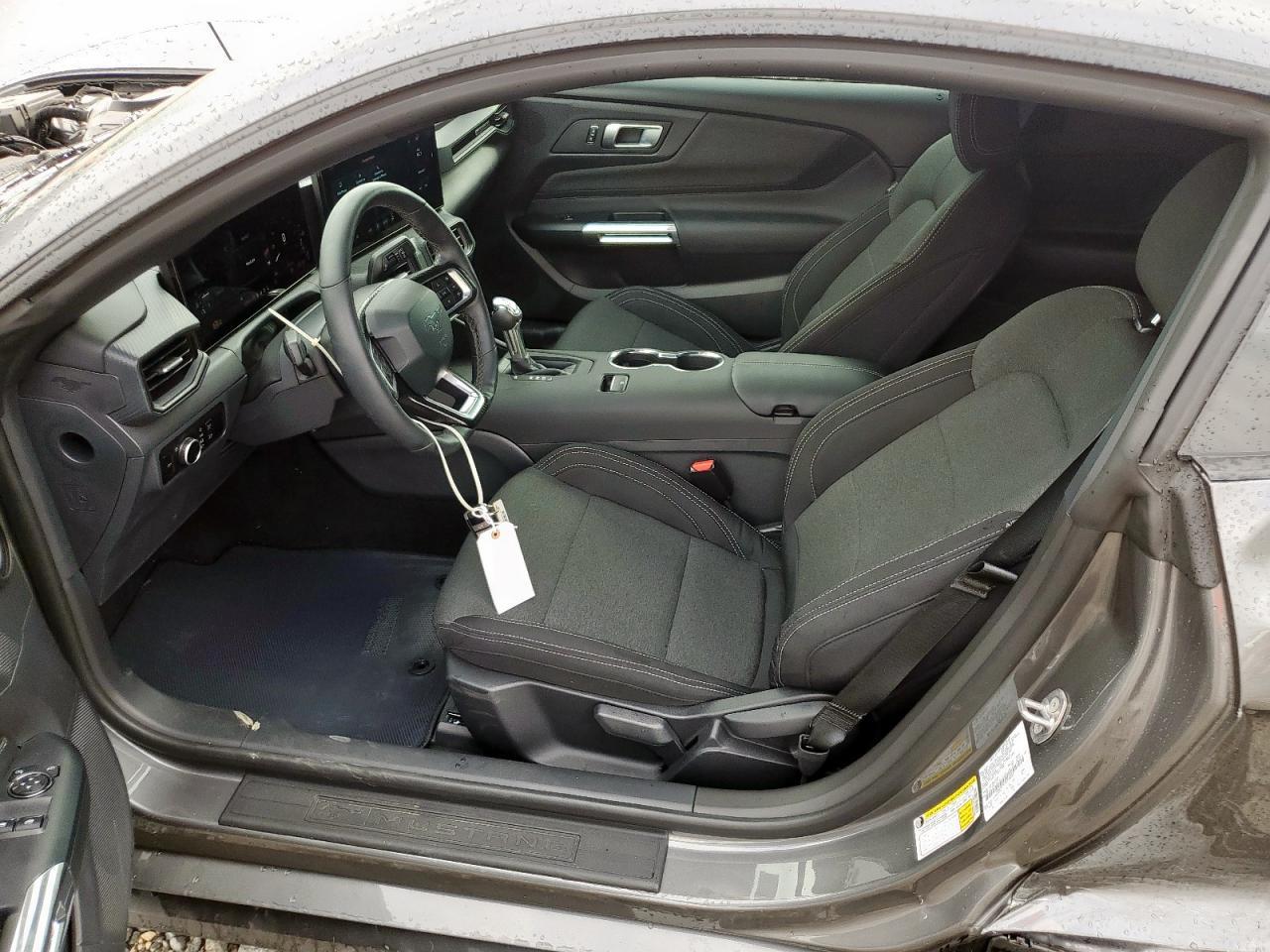 2025 Ford Mustang - Фото 7