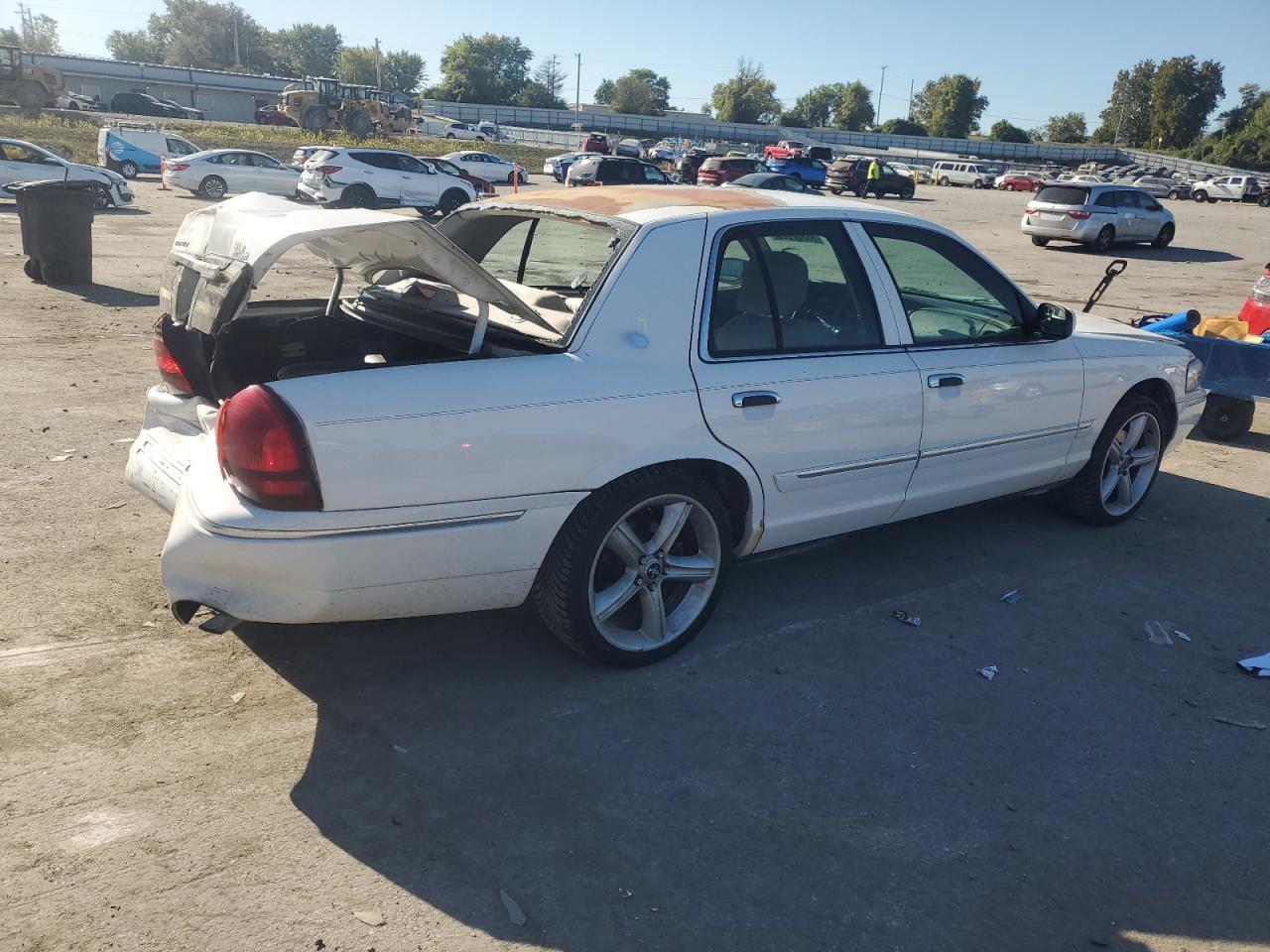 2008 Mercury Grand Marquis Gs - Image 3