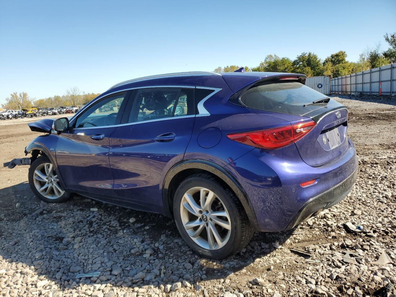 2017 Infiniti Qx30 Base - Фото 2