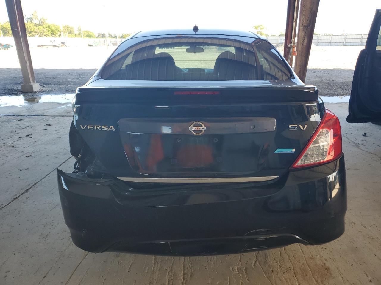 2016 Nissan Versa S - Фото 6