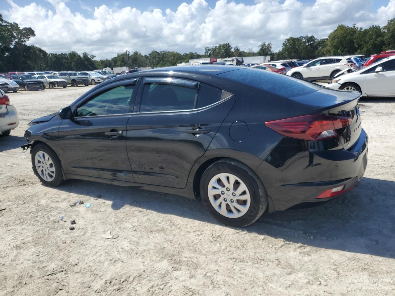 2020 Hyundai Elantra Se - Фото 2