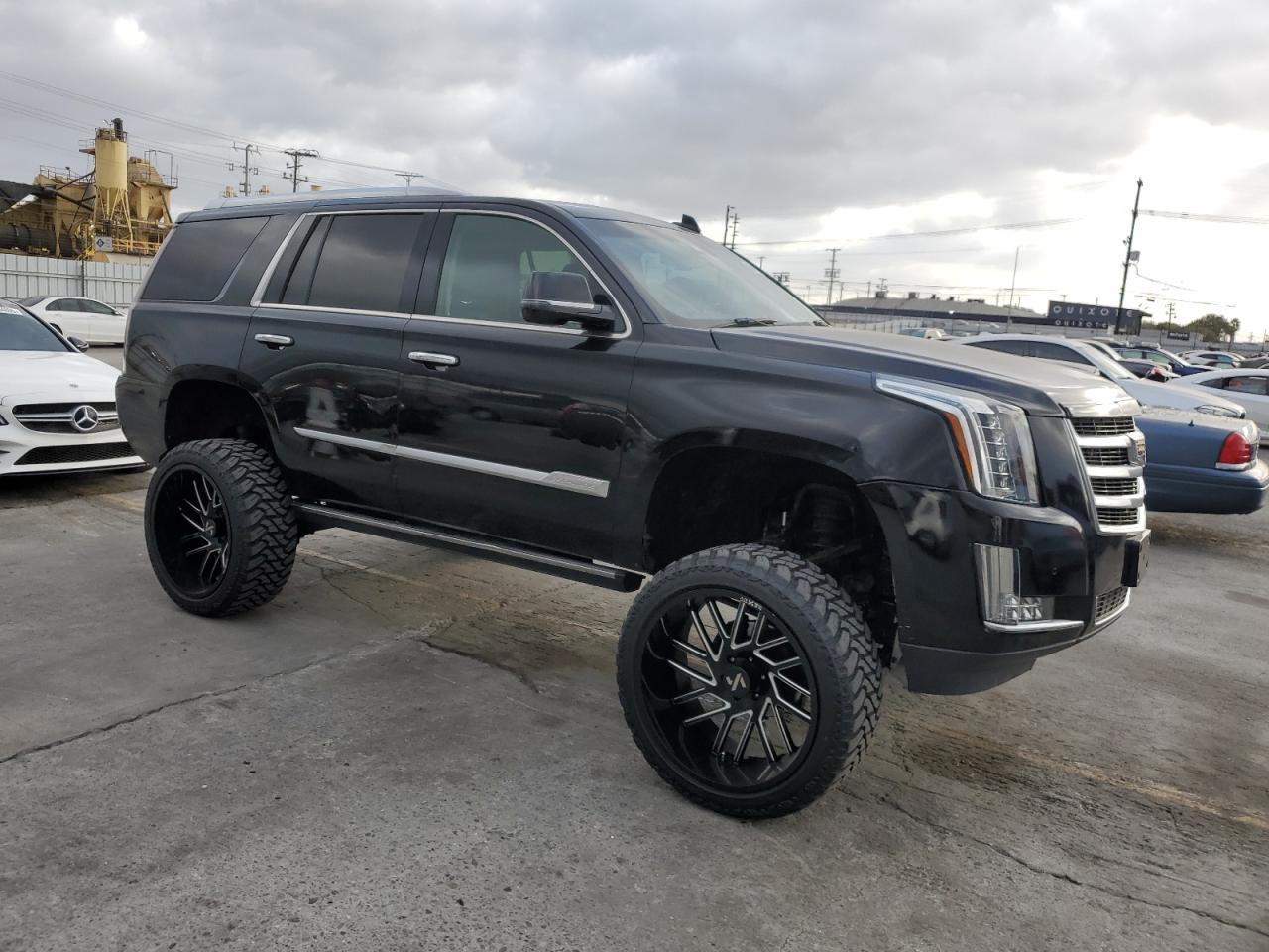 2015 Cadillac Escalade Premium - Image 4