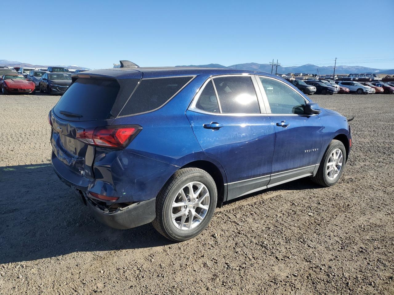 2022 Chevrolet Equinox - Image 3