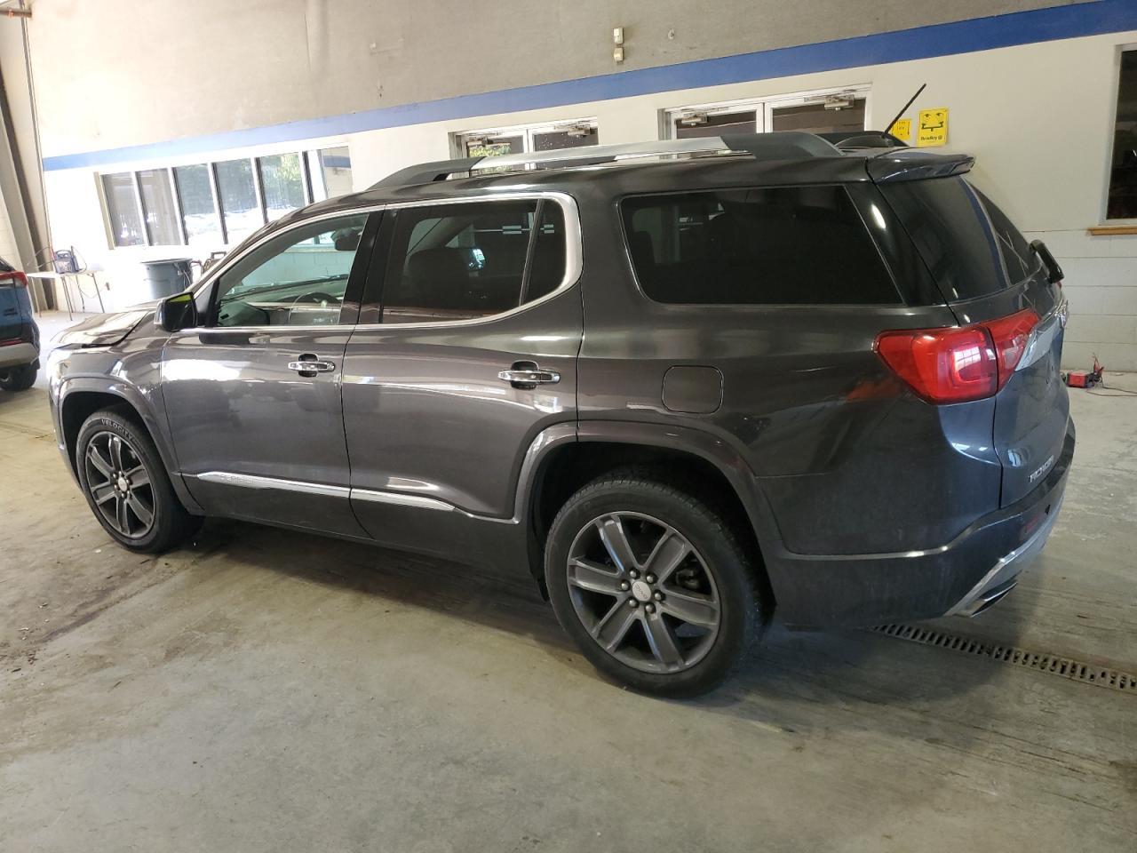 2017 GMC Acadia Denali - Фото 2