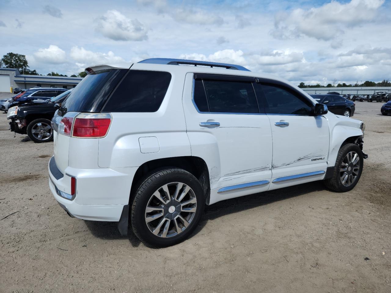 2017 GMC Terrain Denali - Image 3