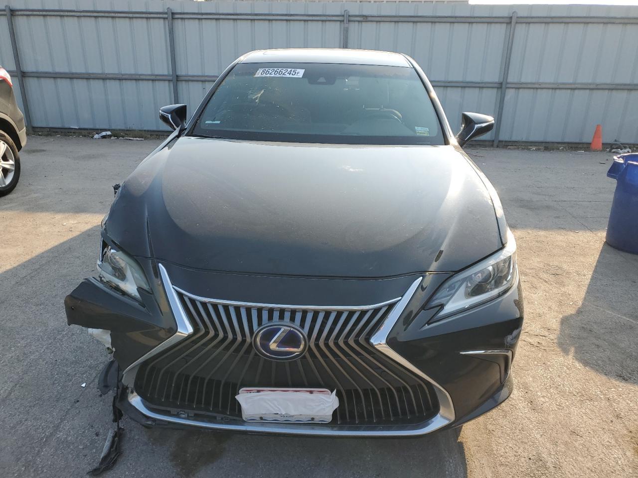 2020 Lexus Es 300H - Фото 5