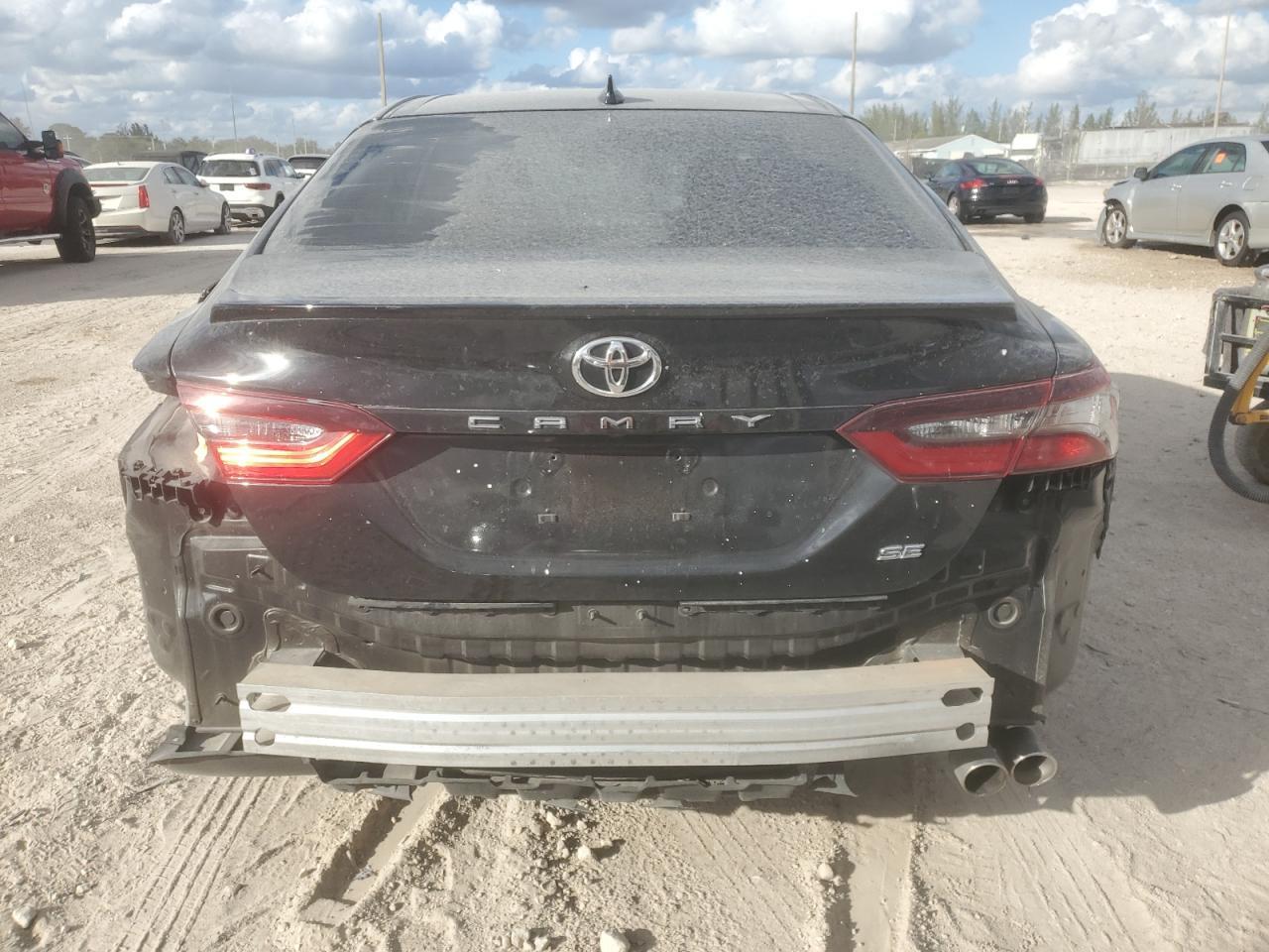 2021 Toyota Camry Se - Image 6