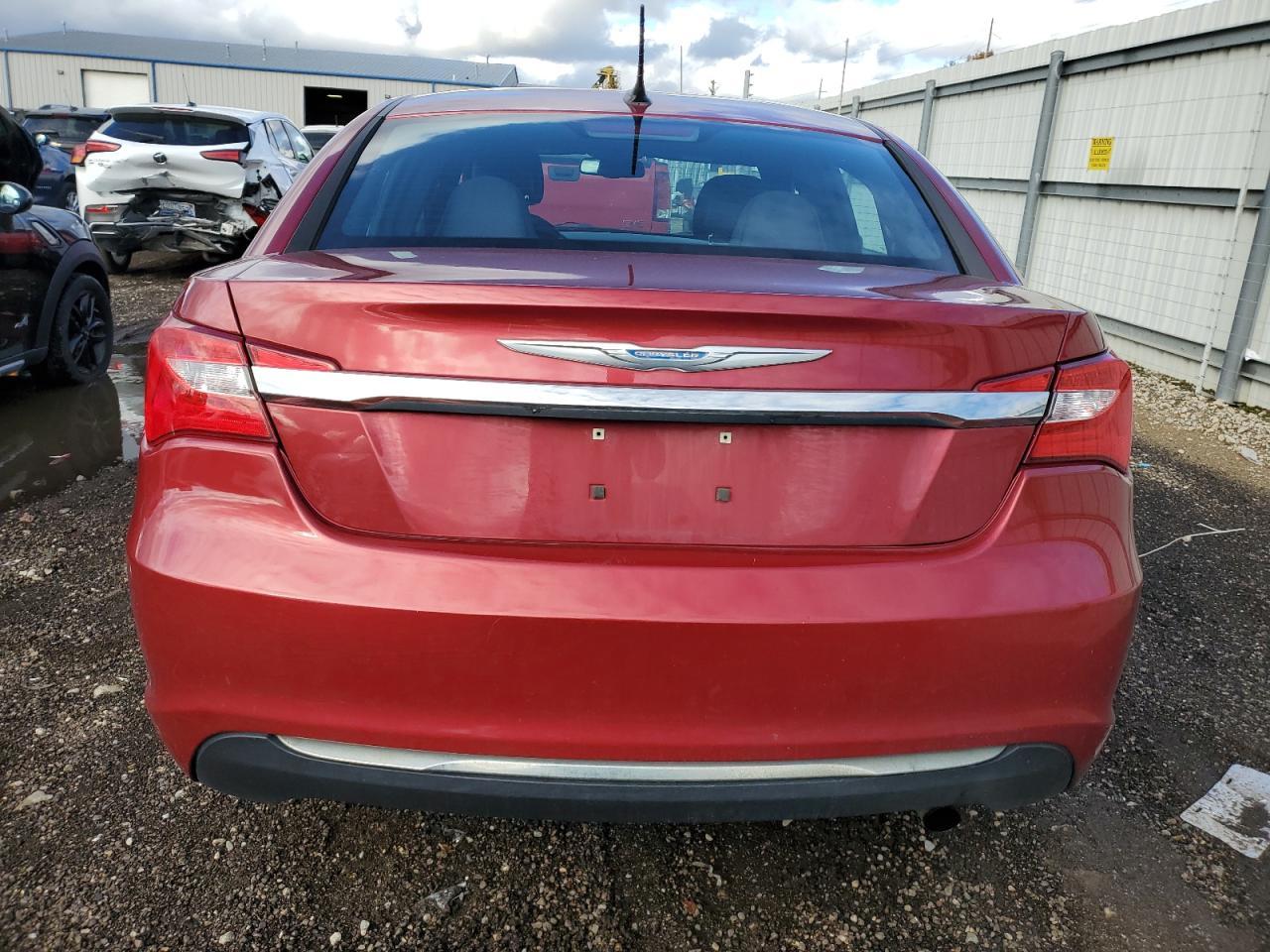 2012 Chrysler 200 Touring - Фото 6