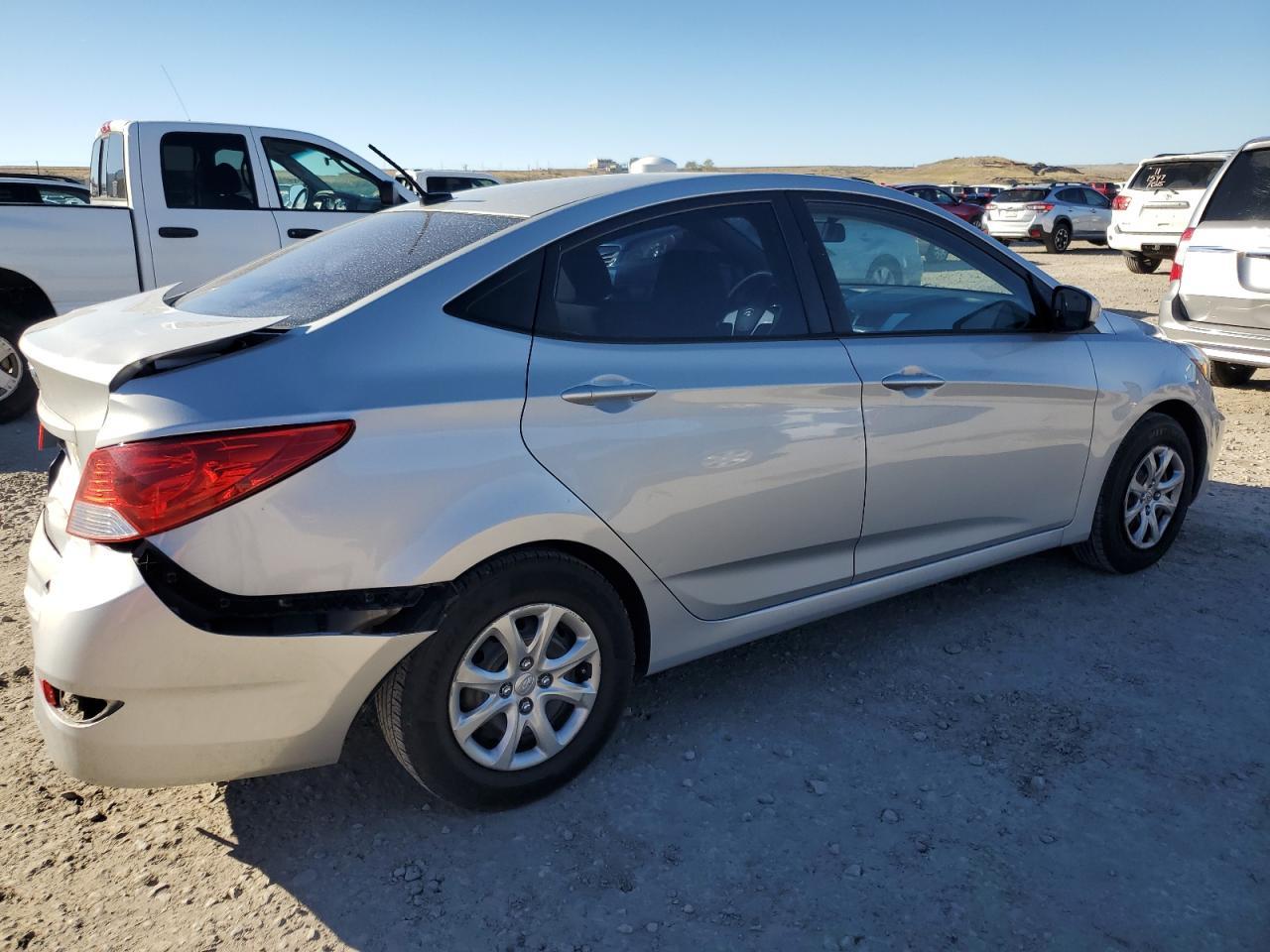 2012 Hyundai Accent Gls - Фото 3