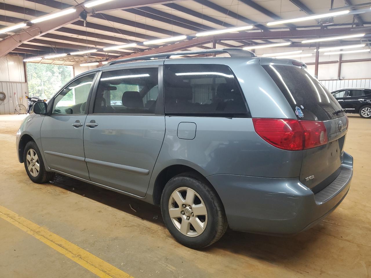 2006 Toyota Sienna Ce - Image 2