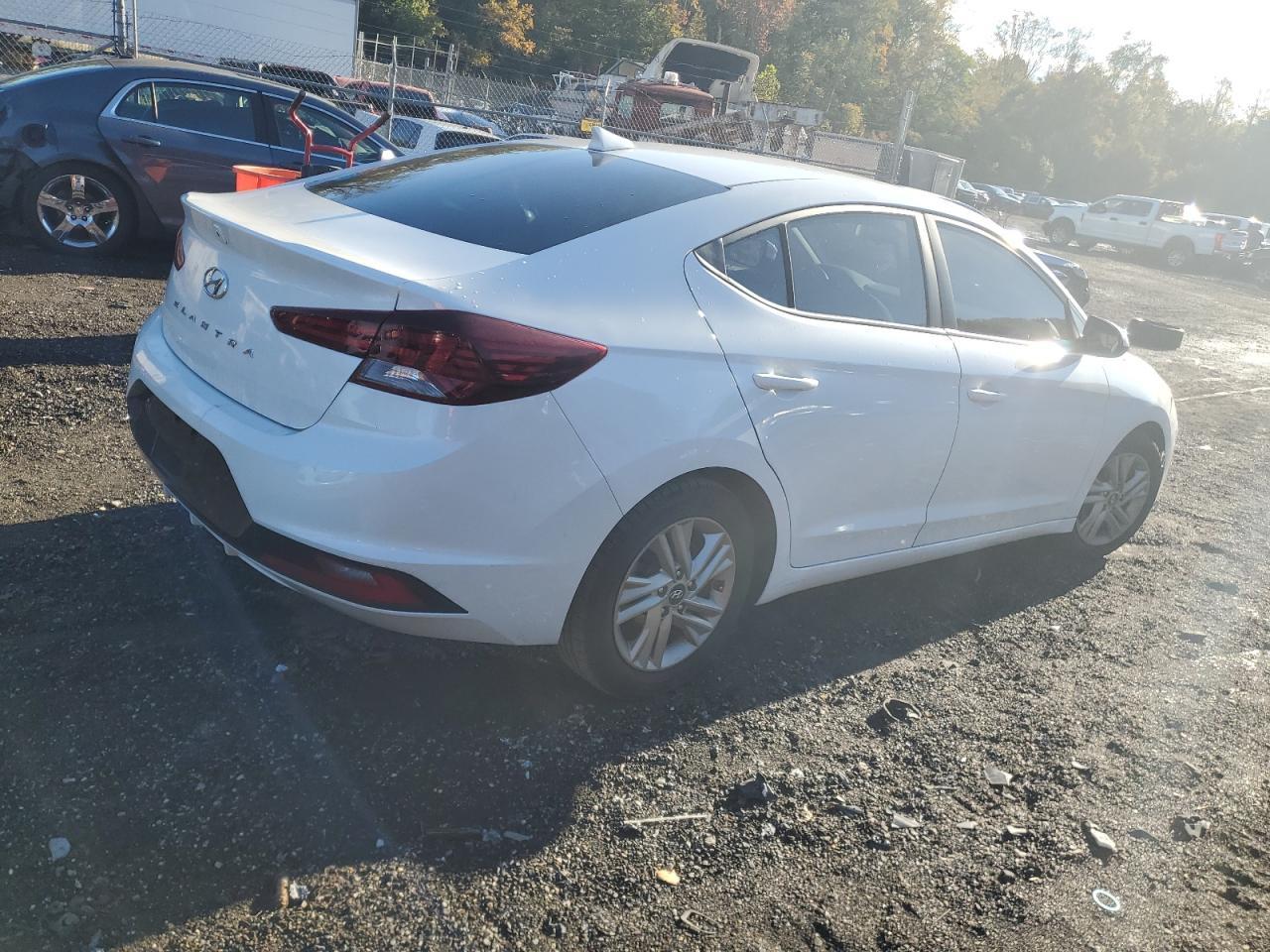 2020 Hyundai Elantra Sel - Фото 3