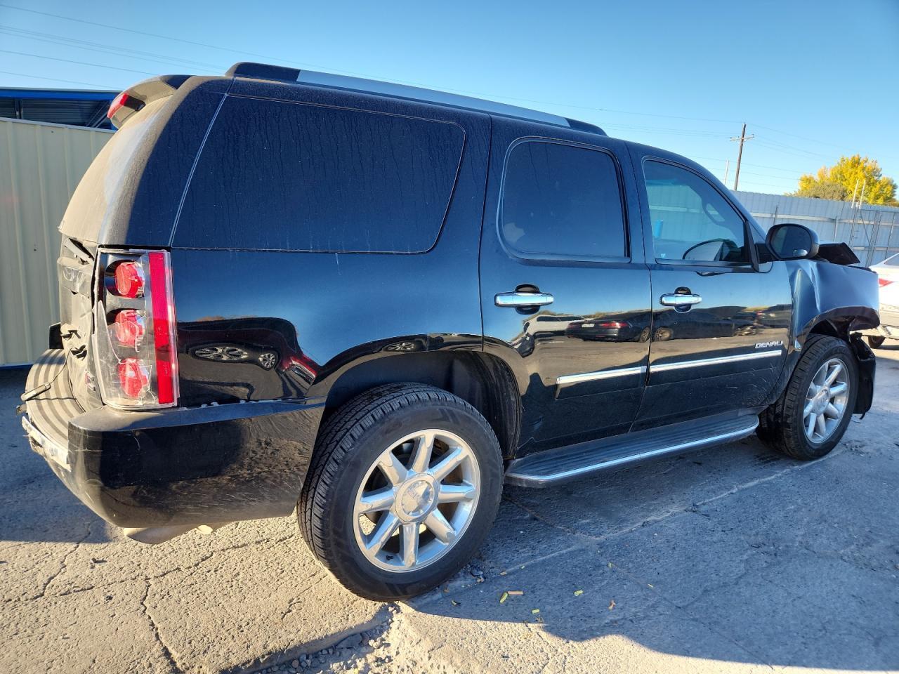 2013 GMC Yukon Denali - Image 3