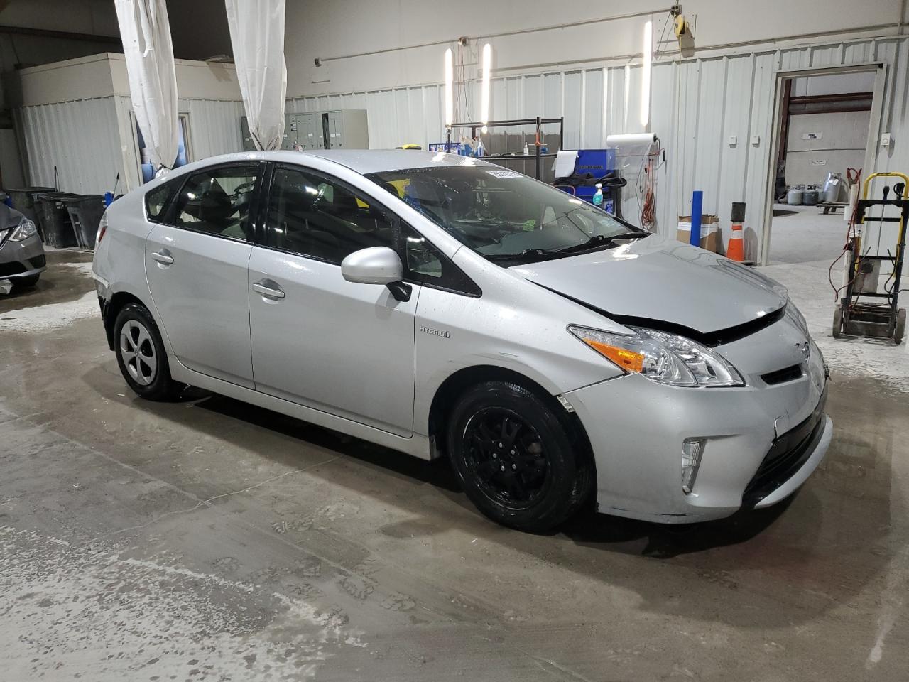 2015 Toyota Prius Three - Image 4