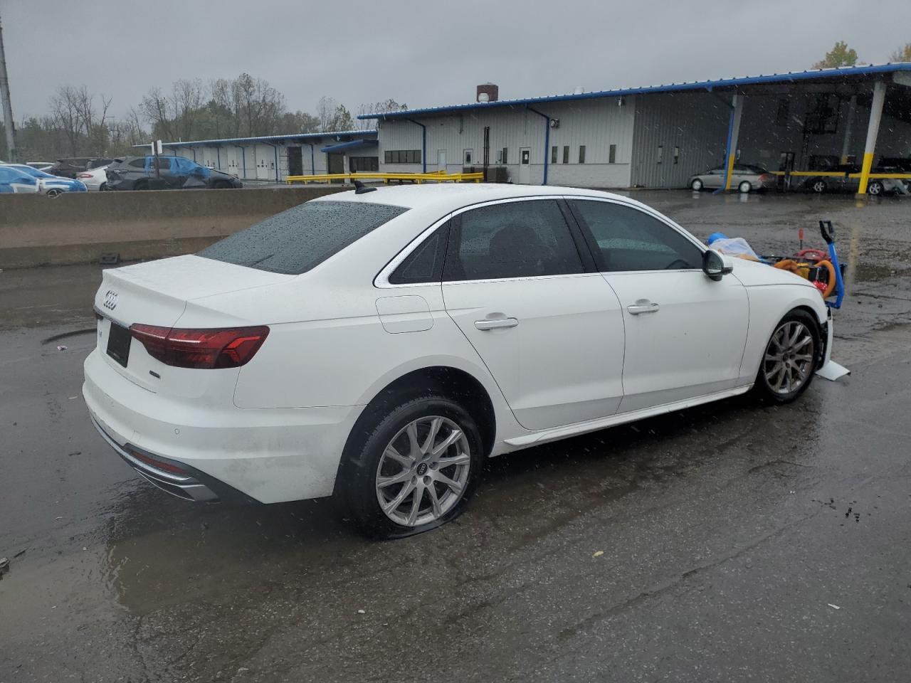 2022 Audi A4 Premium 40 - Фото 3