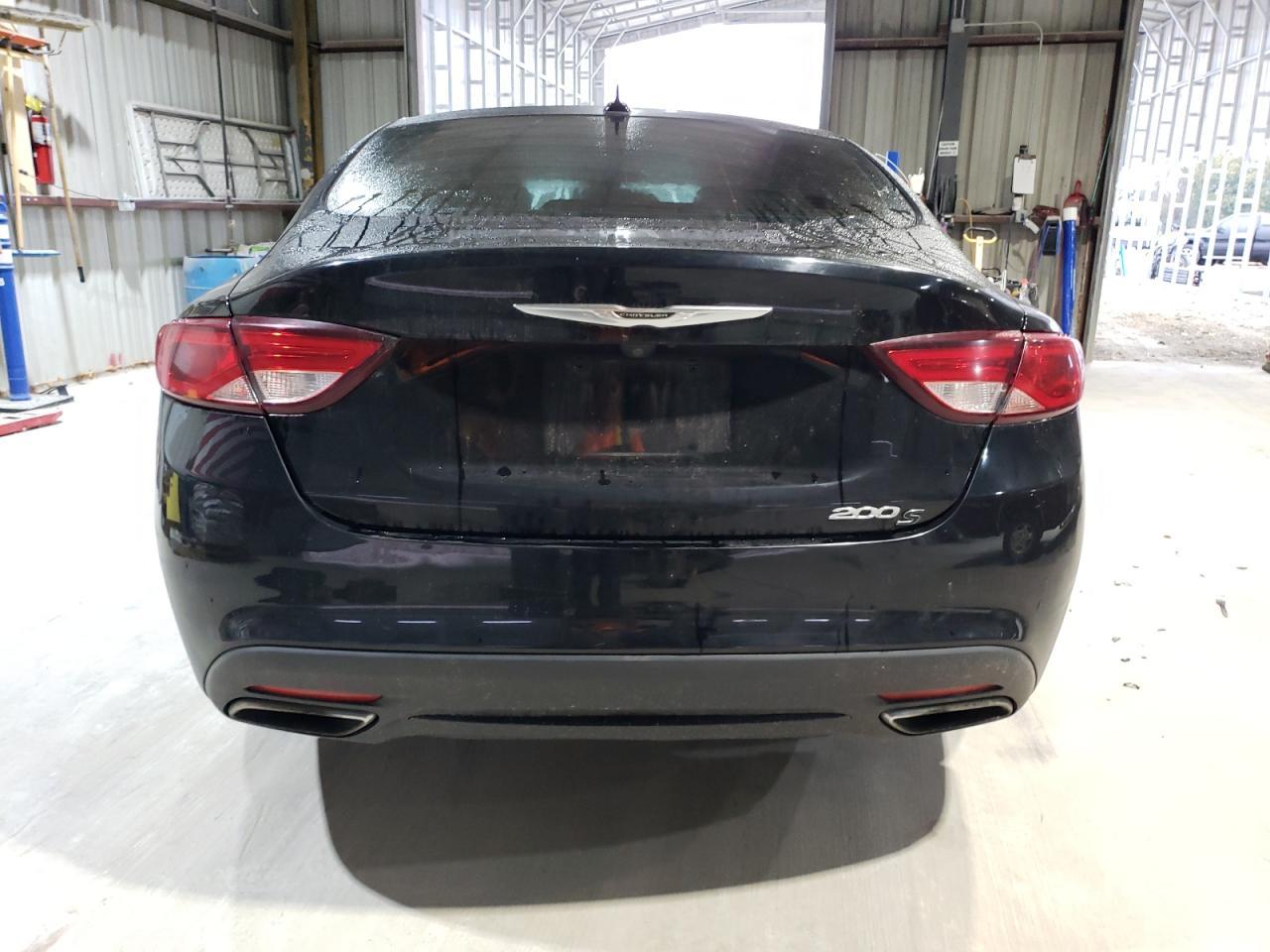 2016 Chrysler 200 S - Image 6