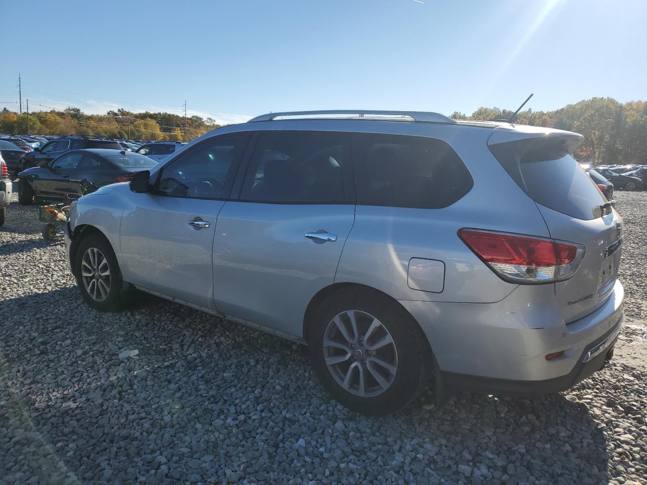 2014 Nissan Pathfinder S - Фото 2