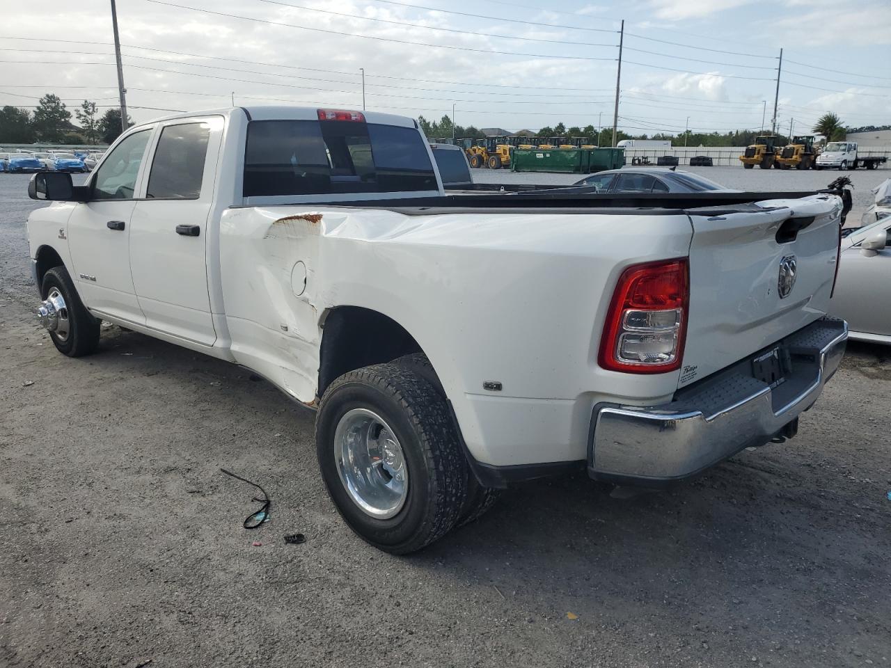 2019 Ram 3500 Tradesman - Фото 2