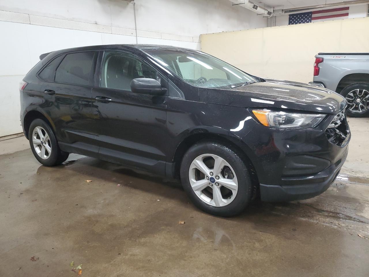 2019 Ford Edge Se - Фото 4