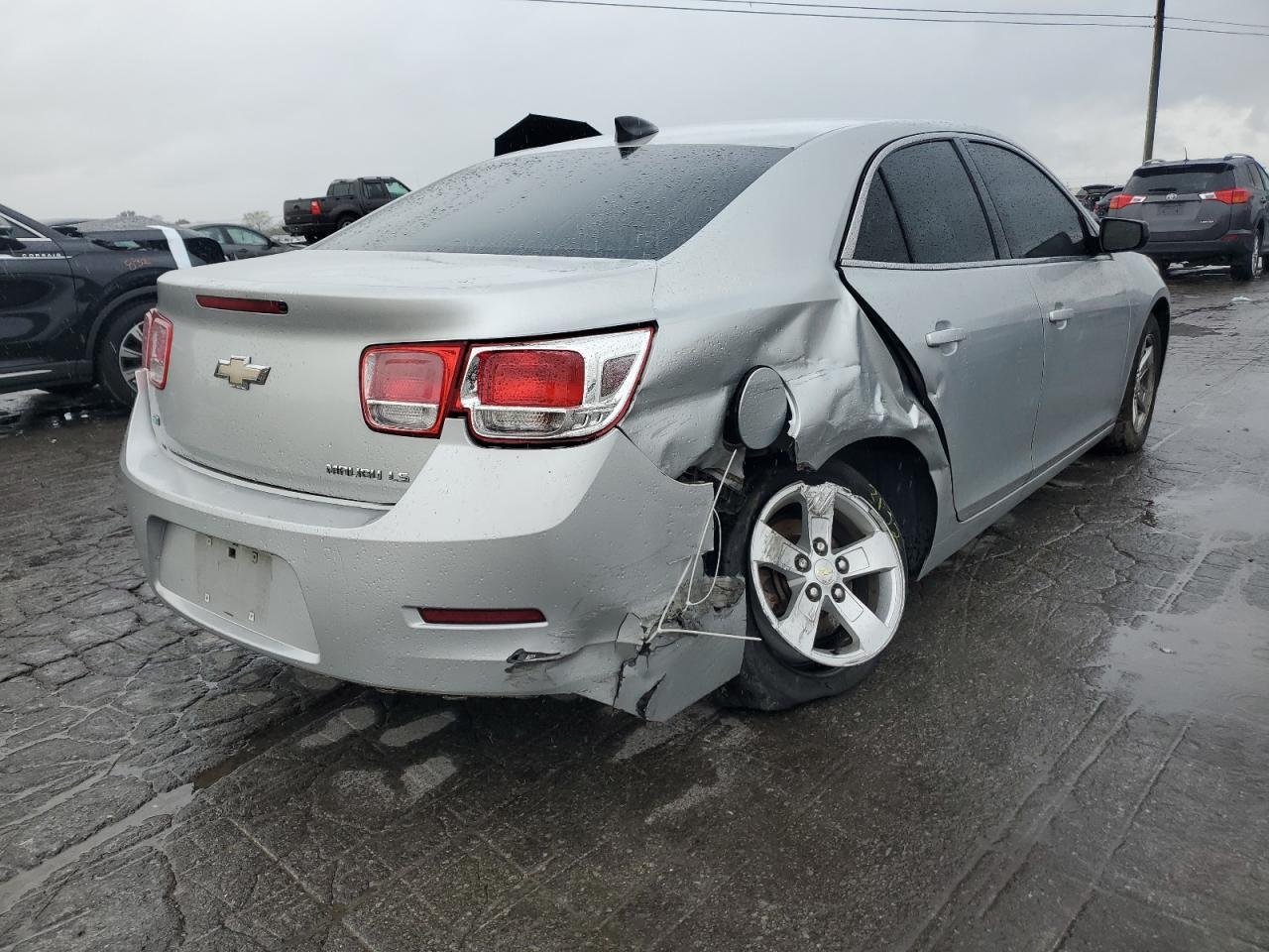 2016 Chevrolet Malibu - Image 3