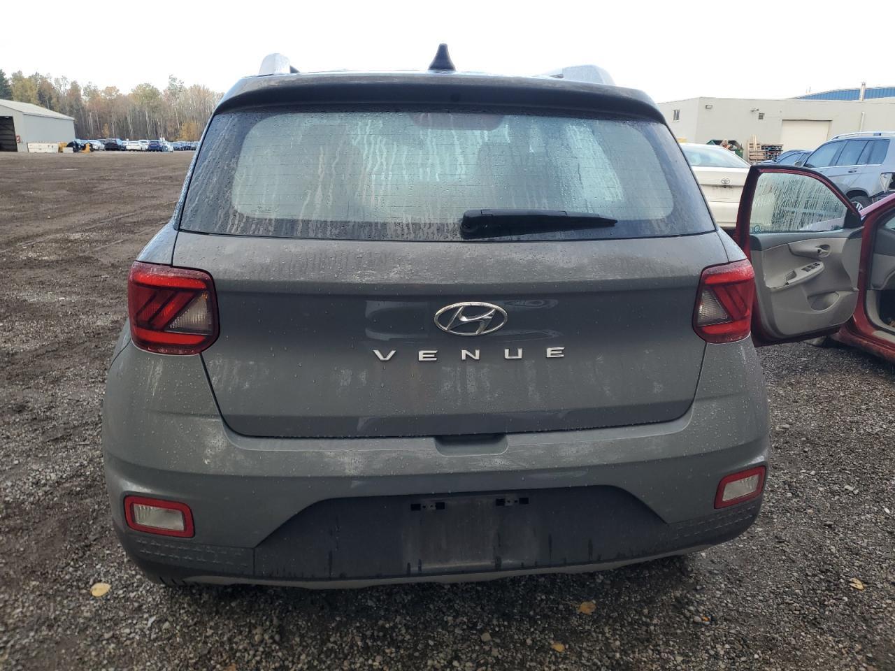 2021 Hyundai Venue Sel - Image 6